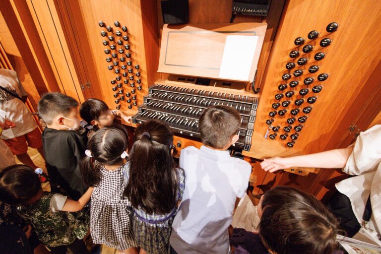 小学校1～3年生限定！オルガンを深く学べる「オルガン特別ツアー」をサントリーホールで8月7日（木）開催のメイン画像