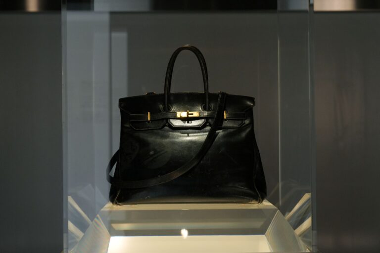 女優ジェーン・バーキン氏が使用していた世界に一つだけの「オリジナル・バーキン」日本初の特別展のメイン画像