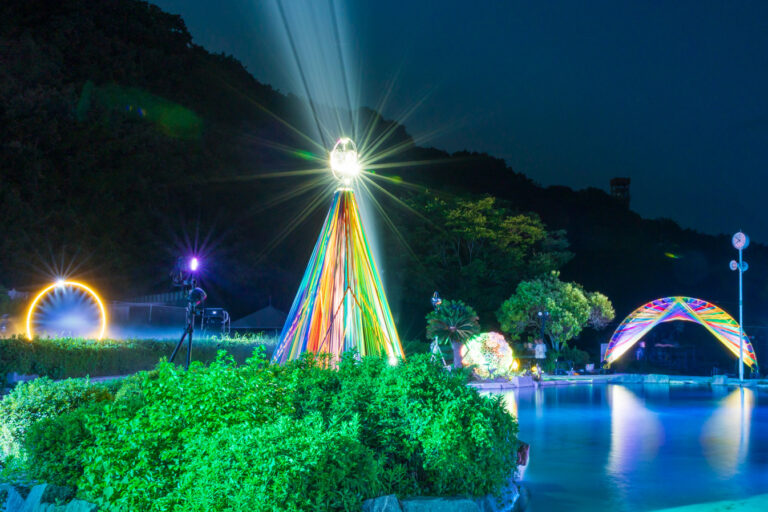 姫路セントラルパークに光が溢れる新感覚のナイトプールが誕生のメイン画像