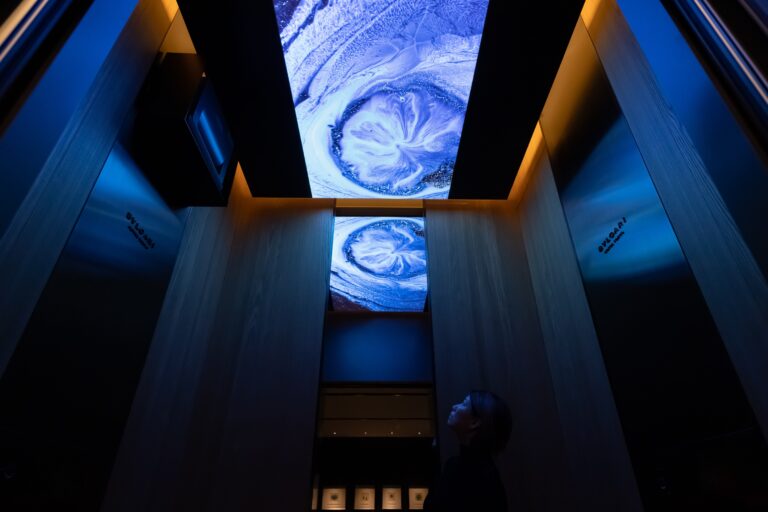 もうひとつのアート体験をブルガリ ホテル 東京で「ブルガリ カレイドス 色彩・文化・技巧」展開催を記念した特別企画を2025年９月14 日-11月末まで実施のメイン画像