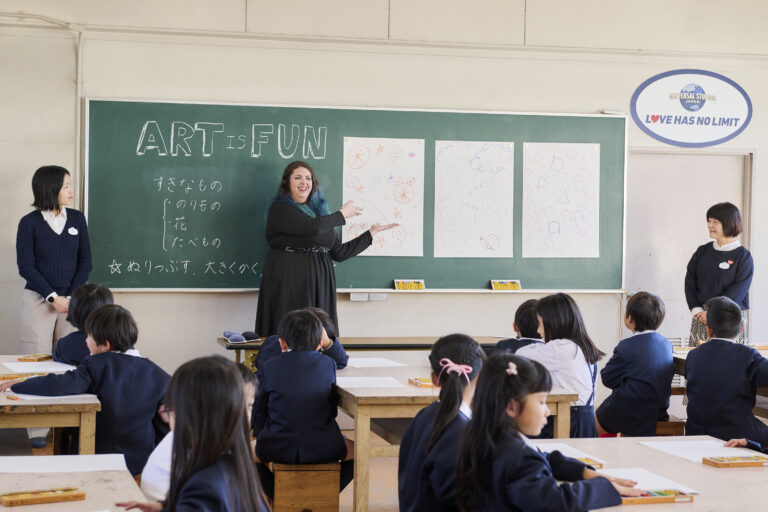 ＜「LOVE HAS NO LIMIT」CSRプロジェクト＞“NO LIMIT!”なアートの楽しさを小学生が体感！ユニバーサル・スタジオ・ジャパンが出張授業を開催のメイン画像