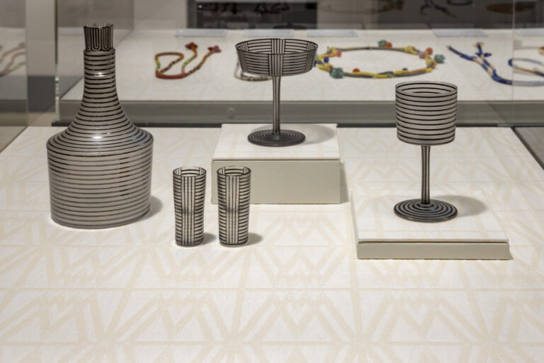 NUNO須藤玲子、展示空間のためのオリジナルテキスタイルを制作「ウィーン・スタイル　ビーダーマイヤーと世紀末　生活のデザイン、ウィーン・劇場都市便り」展のメイン画像