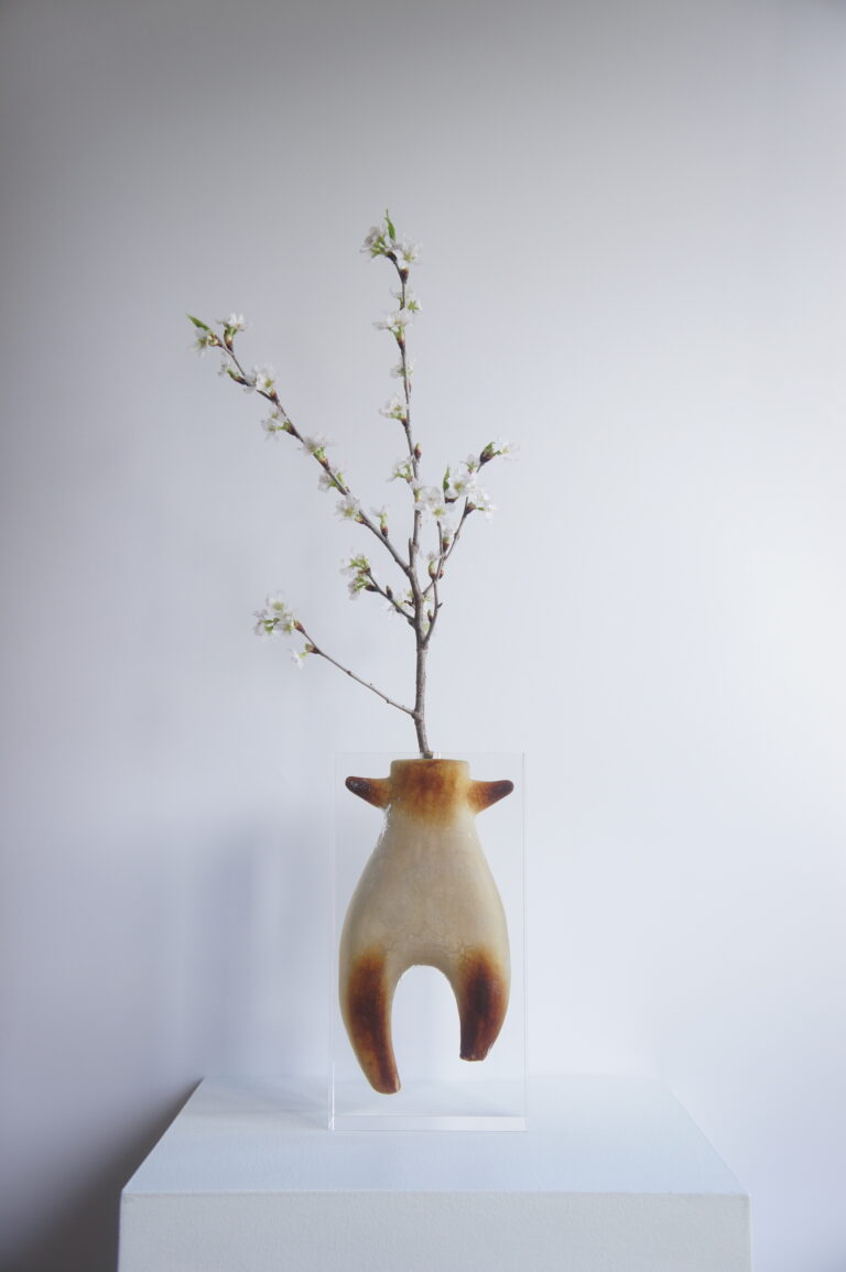 【銀座 蔦屋書店】dugudagiiの個展「Symbiosis」を4月5日（土）より開催。作家の中に共生するファンタジックな世界観をアクリルの中に表現する。のメイン画像