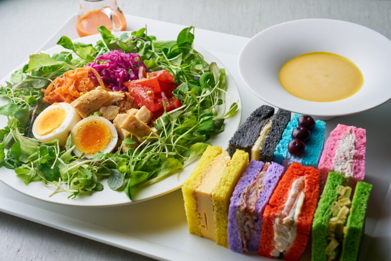 金沢の旅に、贅沢なひとときを。マイクログリーン専門レストラン【OTM Restaurant & Bar】の「カラフルサンドウィッチ食べ放題」がメイン料理を一新！のメイン画像