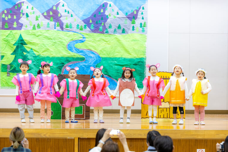 共感力と社会性を向上させる劇作り～子どもの表現力を育成するインターナショナルな保育園「全編英語劇」を発表～のメイン画像