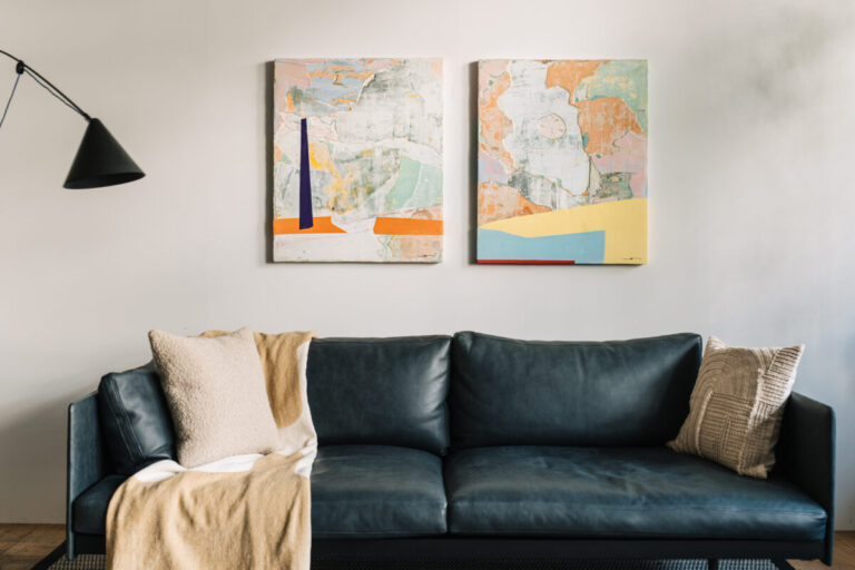 アクタス青山店にて、抽象画家・吉田花子氏の個展を4月18日(土)より開催。原画と原画の中のディテールから生まれる新たなアートピースを限定販売。のメイン画像