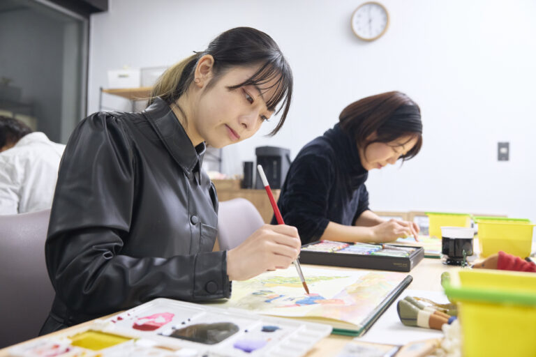 開校35年、京都祇園の絵画教室が東京進出！池袋・新宿・渋谷・銀座・秋葉原に『テブレゴ東京』5教室同時開校！仕事帰りに手ぶらで通える絵画教室。東京で働く、勇敢な会社員の皆さんに、もっと身近なアートのメイン画像