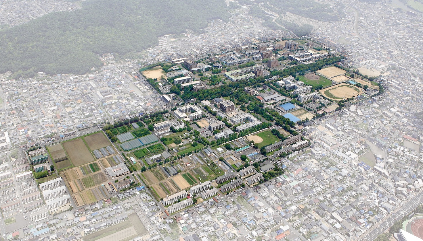 【岡山大学】岡山大学中央図書館 ムラタアカデミア展示「藤艸展-視線の交差角-（TOU SOU Exhibition）」〔～10/31,木〕のサブ画像6_岡山大学中央図書館が所在する岡山大学津島キャンパス（岡山市北区）