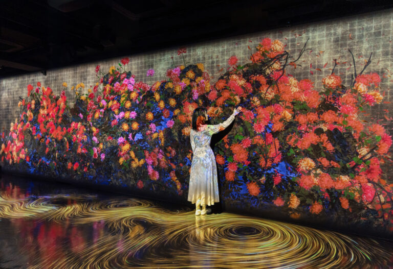 チームラボ「Galaxy ＆ チームラボ：永遠の今の中で連続する生と死」が原宿で開催中。のメイン画像