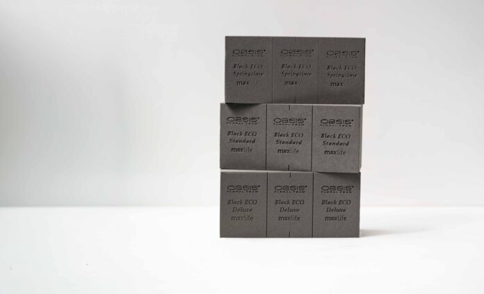 環境配慮型 新商品 オアシス『ブラックエコ』好評につき、さらに12個入がラインナップに加わります！2025年10月14日(火) 発売のメイン画像