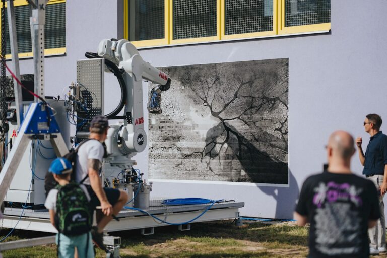 ABB、AIによってデザインされたストリートアートをムラダー・ボレスラフで実現のメイン画像