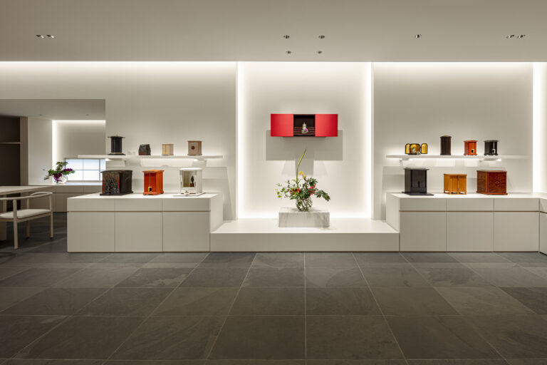 1Fショップを新設。「厨子屋 銀座本店」東京・銀座に本日グランドオープン。記念企画展「伊藤慶二 祈りのかたち展」B1ギャラリーにて開催中のメイン画像