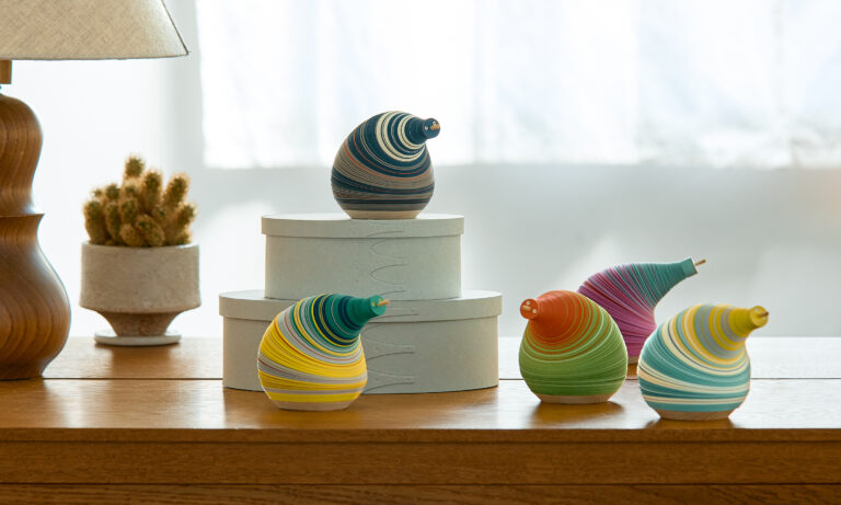 【紙の専門商社 竹尾】紙から生まれた手乗りペット「PÉPET」に数量限定色「GRIS（グリ）」登場！のメイン画像