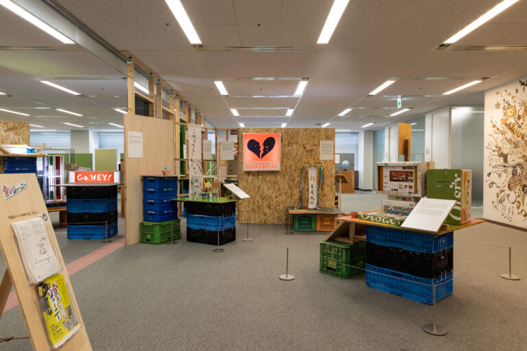 オイシックス 25年の歩みをアートで表現した”感じる社史” 多くのご好評の声を受け作品の展示期間を延長（～12/19）のメイン画像