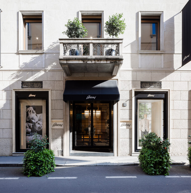 ブリオーニとラリックがミラノデザインウィークで 「デュアリテ クリスタル エディション パルファム」 を発表のメイン画像